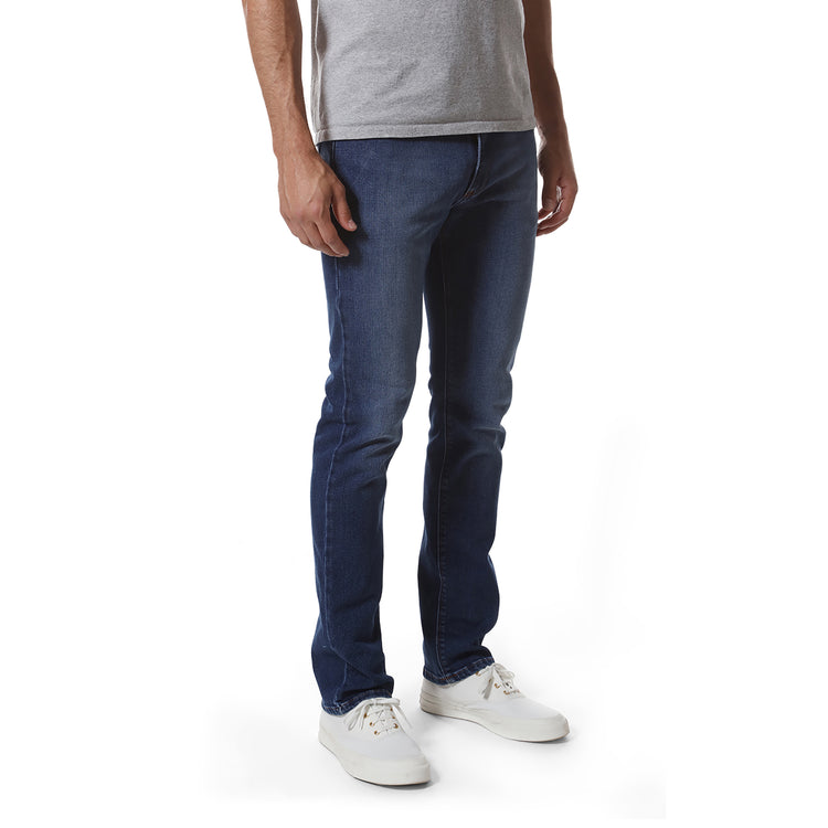 Men wearing Light/Medium Blue Slim Oliver Jeans